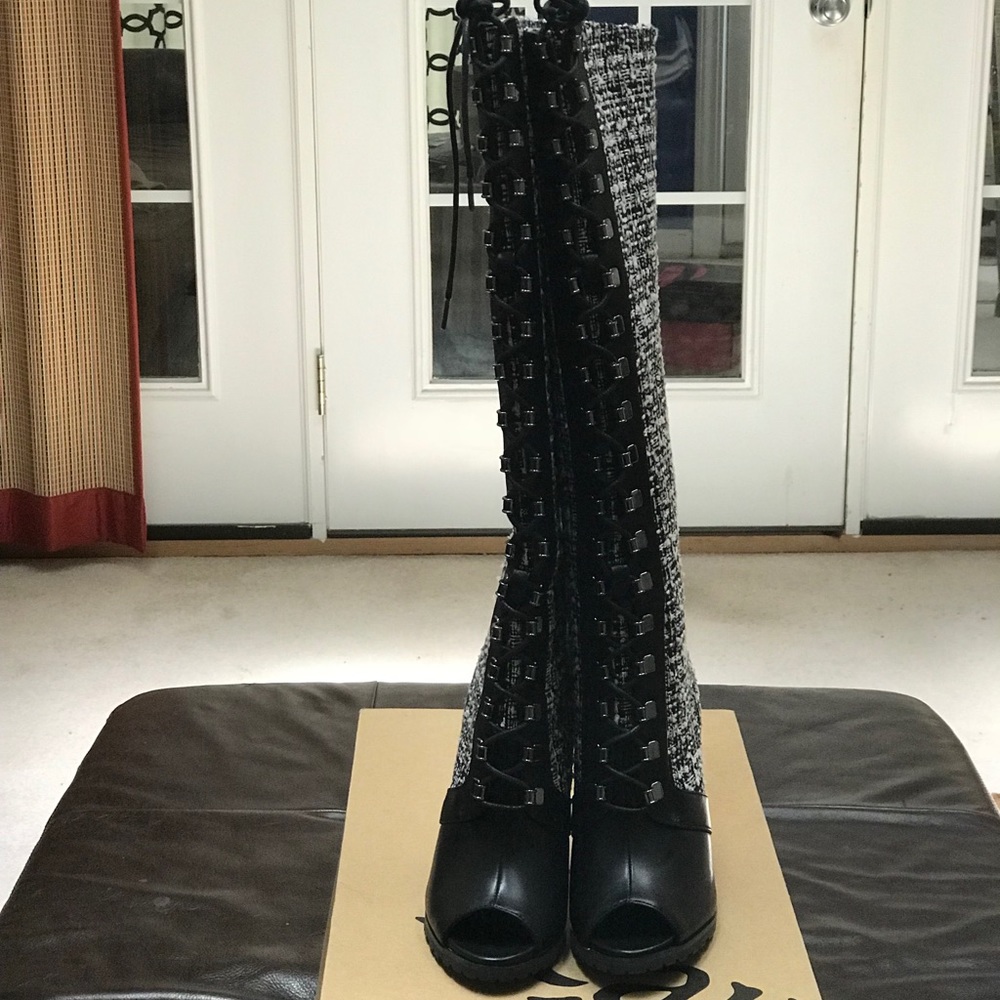 Calf long boot (Brand new) never woren